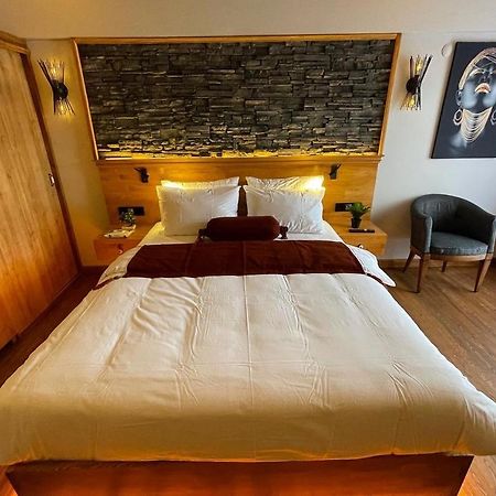 Palmiye Konuk Evi Foça Extérieur photo