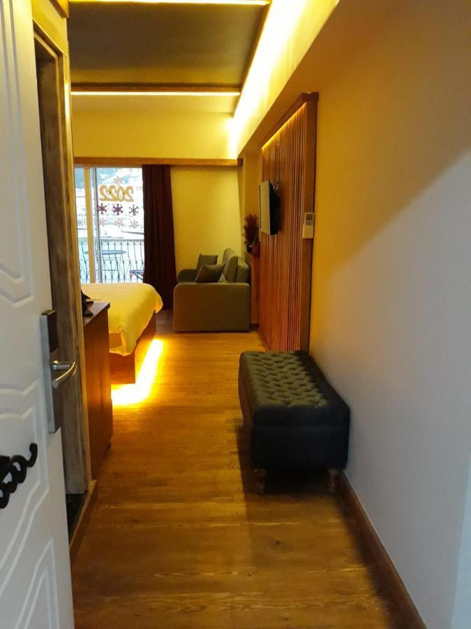 Palmiye Konuk Evi Foça Extérieur photo