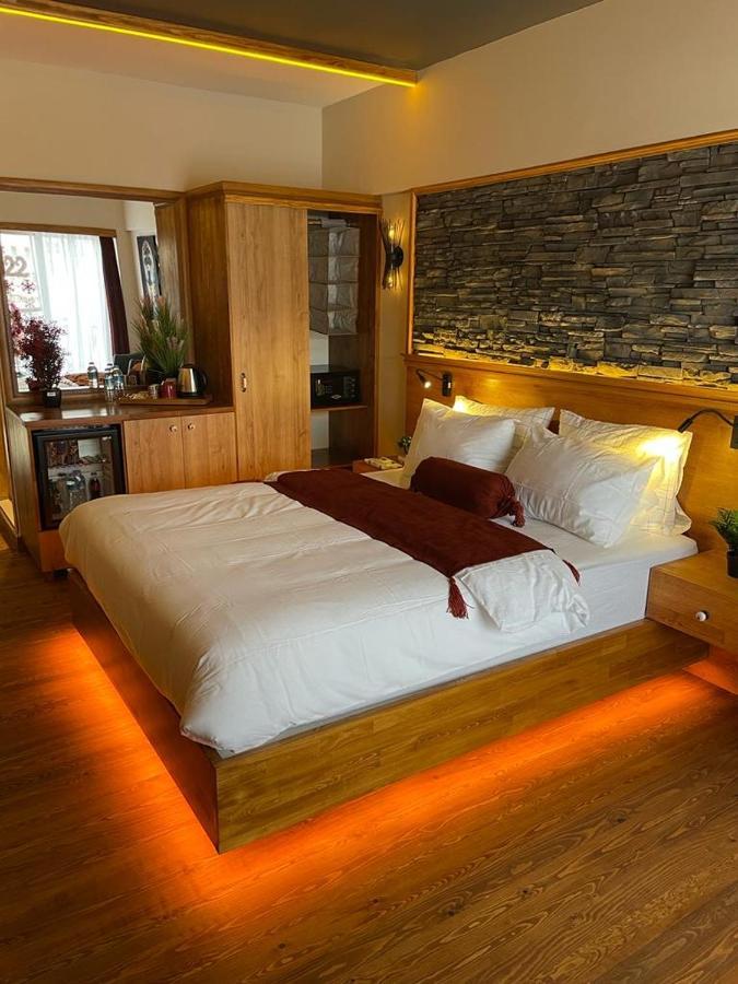 Palmiye Konuk Evi Foça Extérieur photo